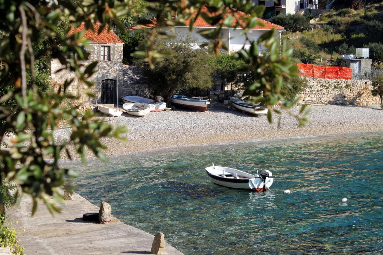 Seaside Secluded Cove Torac, Hvar - 4044 Gdinj